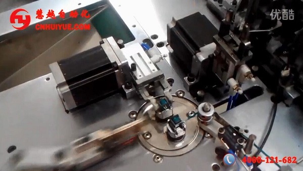 全自動(dòng)磁芯組裝包膠機(jī)實(shí)物圖 全自動(dòng)磁芯組裝包膠機(jī)實(shí)物圖