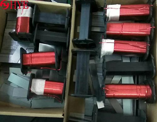 新品分頻器音圈矽鋼片I型自動插片機(jī) 新品分頻器音圈矽鋼片I型自動插片機(jī)