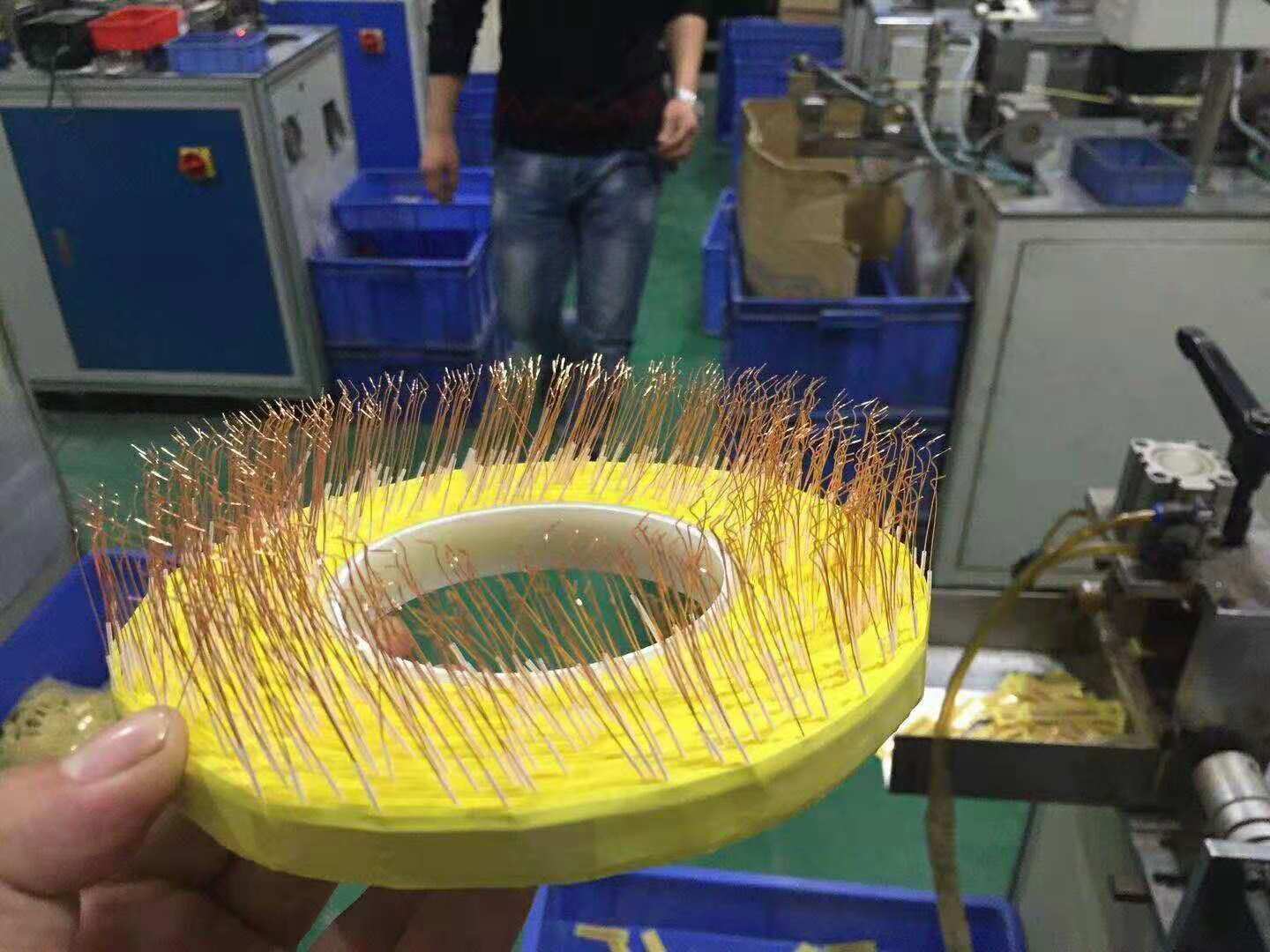 代理銅箔背膠、銅箔焊引線、銅箔穿套管、銅箔貼焊點、銅箔焊線、銅箔裁切等代加工工序